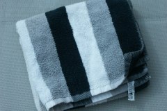 ZK2: Handdoek katoen, zwart-grijs-witte strepen
