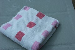 ZK2: Handdoek katoen, wit lmet rode blokjes